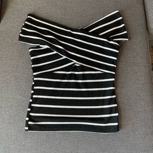 Crossover Cropped Top